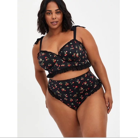 NWT TORRID SET BLACK CHERRIES RUFFLE BRA & PANTY - Picture 2 of 9